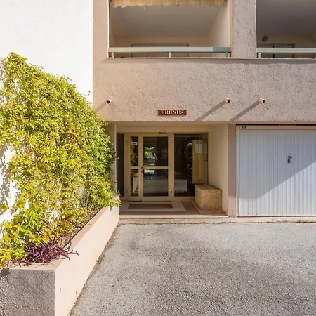 - Domaine Du Preconil Apartment *