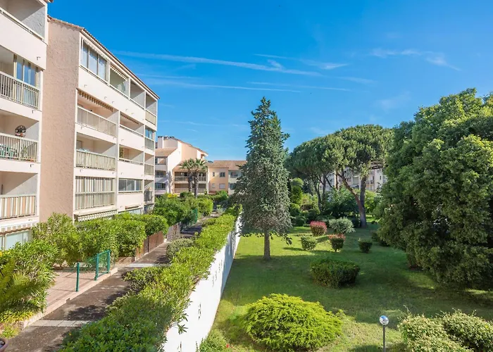 - Domaine Du Preconil Apartment *